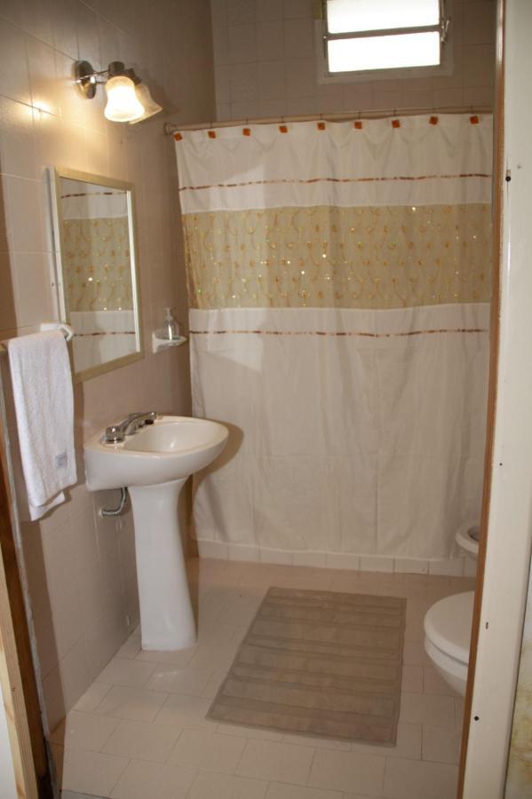 Guanaco Hostel Пуерто Мадрин Екстериор снимка