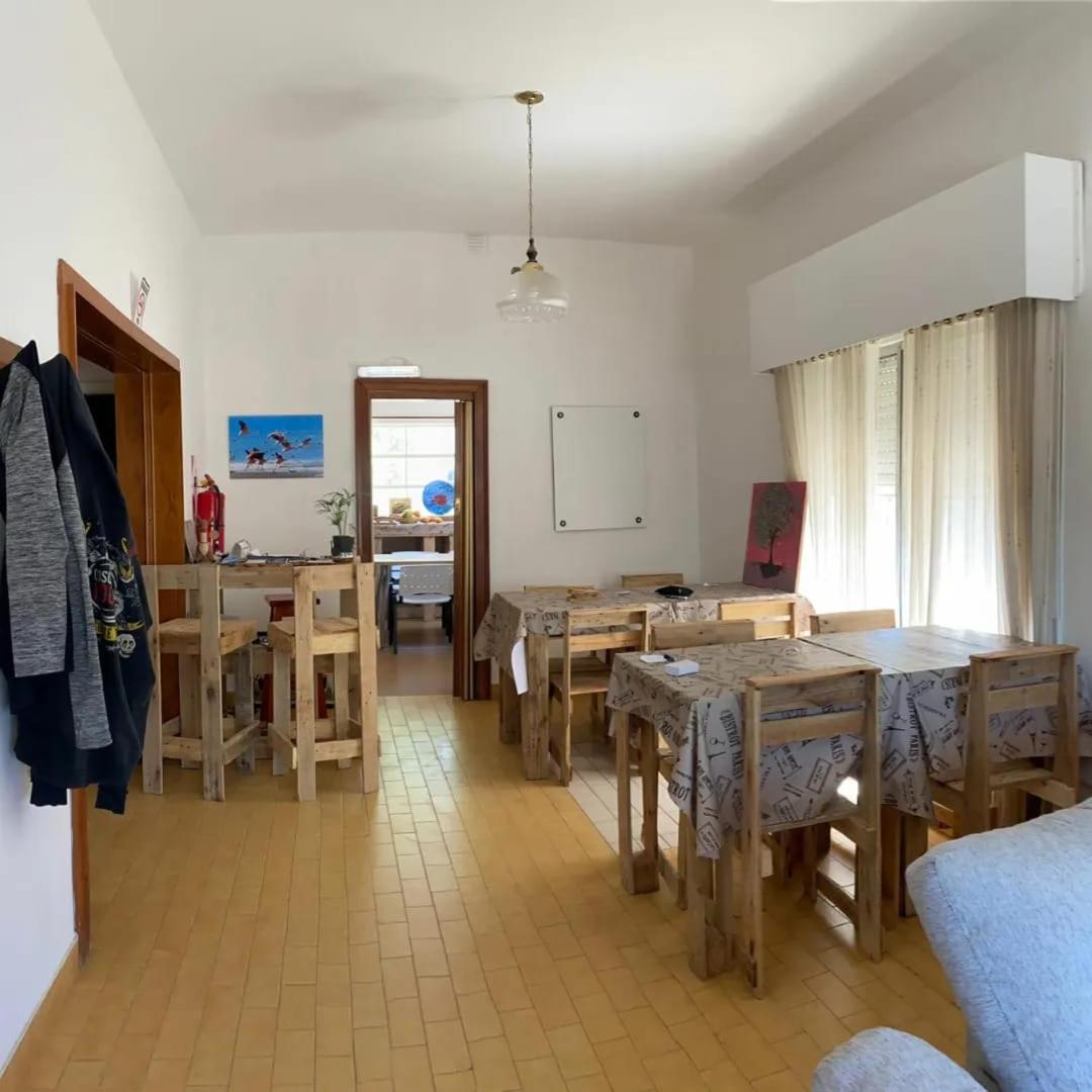 Guanaco Hostel Пуерто Мадрин Екстериор снимка